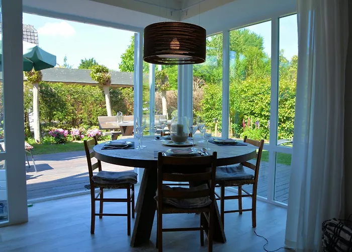 In Near The 別荘 *